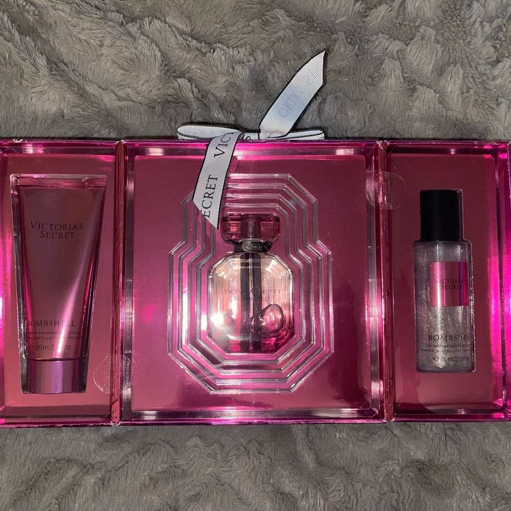 NEW Victorias Secret Bombshell perfume, lotion, shimmer mist holiday set 3pc